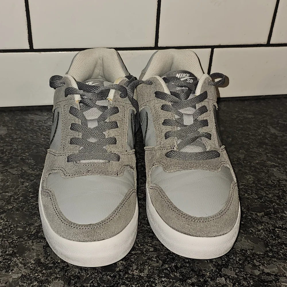 Nike SB Delta Force Vulc Skater Shoes 942237-001 Cool Grey Wolf‎ Men's 7 Youth 7
